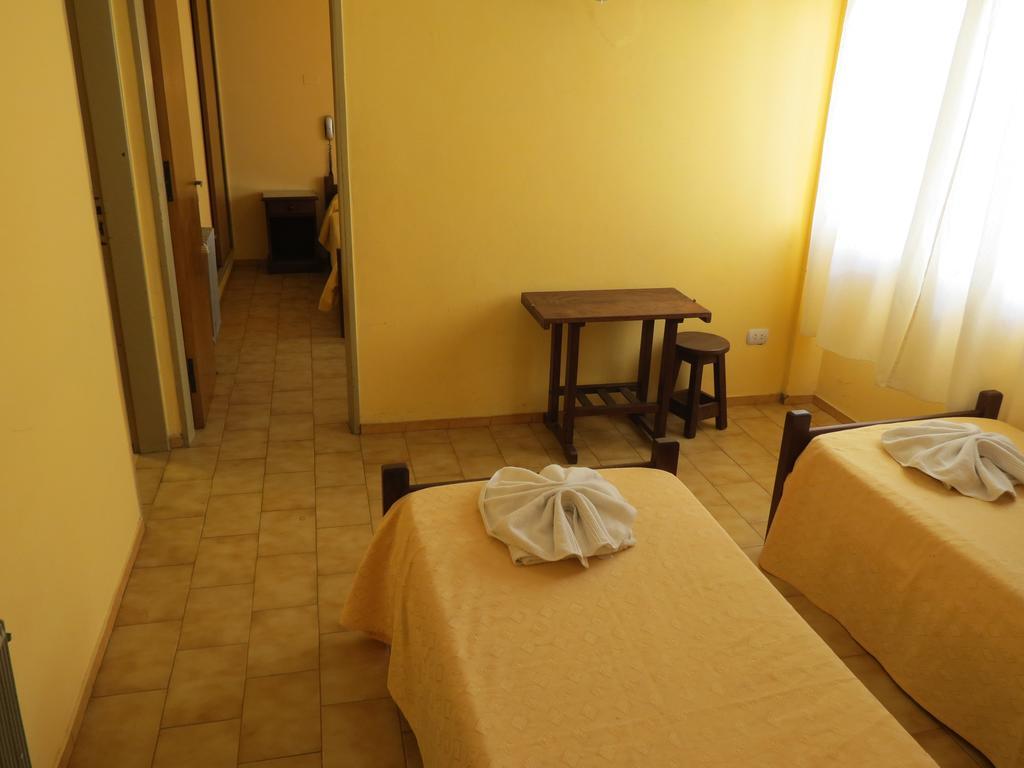 Hotel Arenales Villa Carlos Paz Pokój zdjęcie